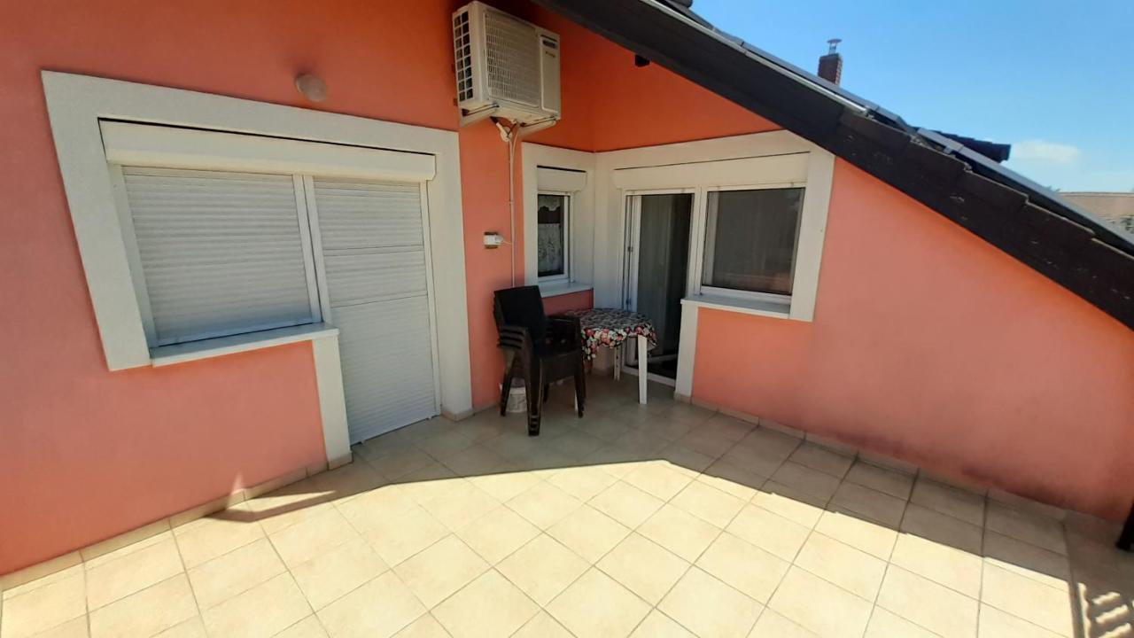 Patri Apartmanhaz Кестели Екстериор снимка