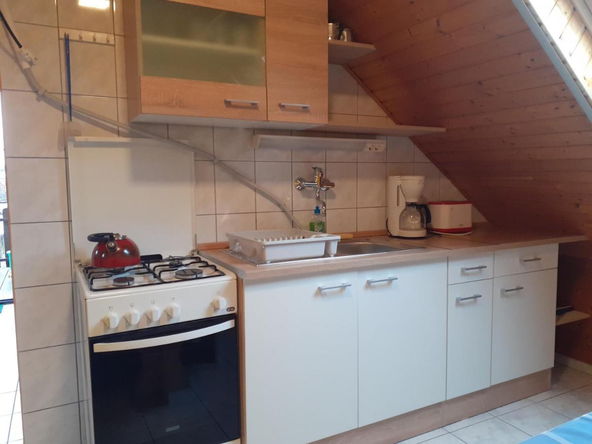 Patri Apartmanhaz Кестели Екстериор снимка