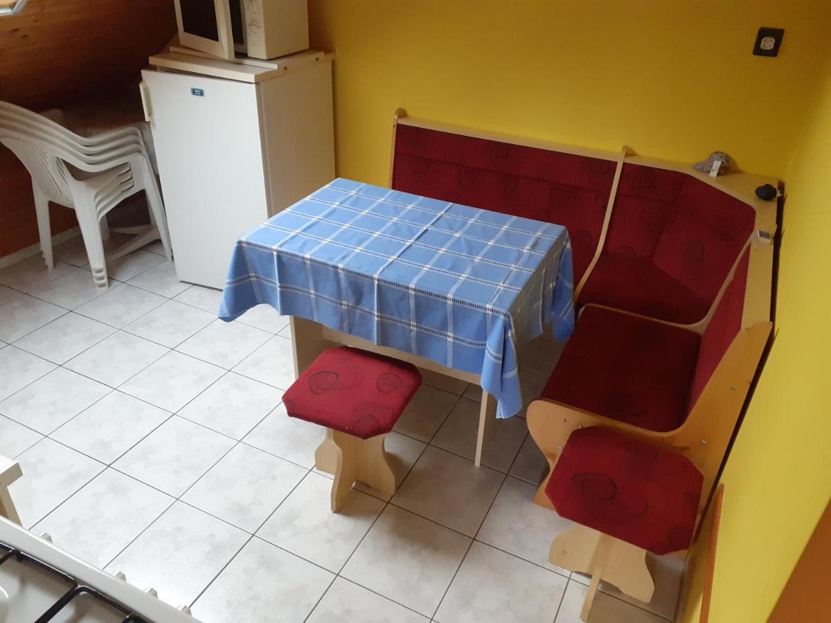 Patri Apartmanhaz Кестели Екстериор снимка