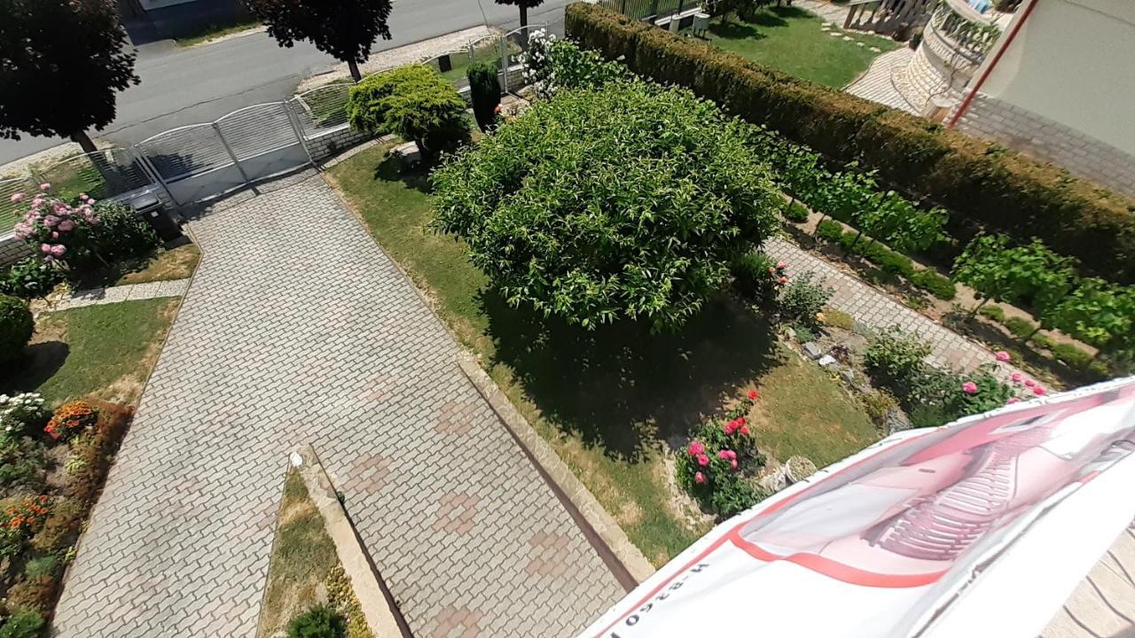 Patri Apartmanhaz Кестели Екстериор снимка
